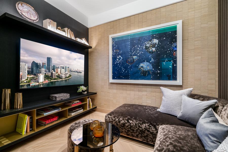 Unit 8105, 1 BED + DEN